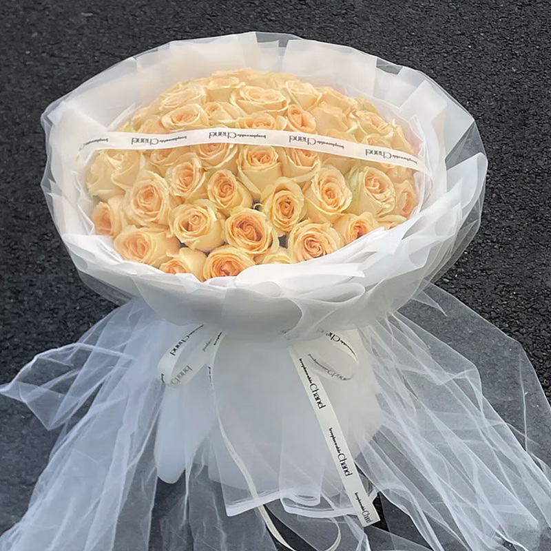 Romance together, 52 champagne roses - Send love flowers to China