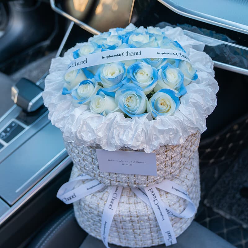 Blue Romance, 19 Fractured Ice Blue Roses, Little Fragrance - Send birthday flowers to China