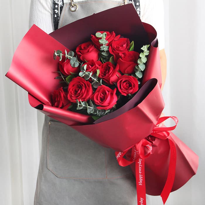 Gentle in the world, 11 red roses - Send love flowers to China