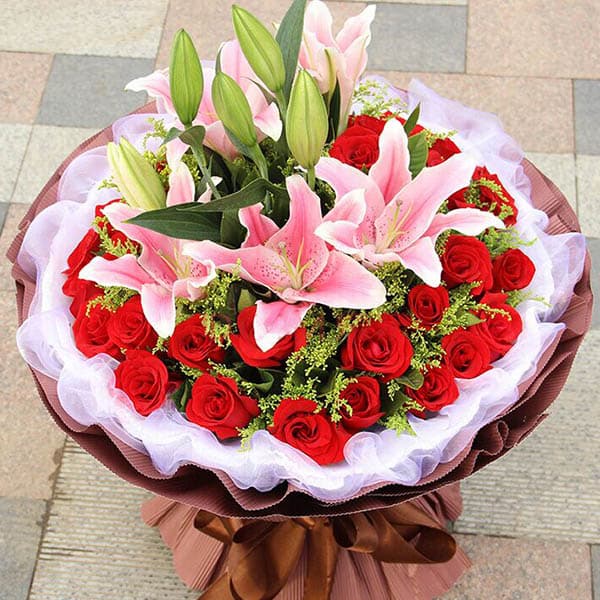33 roses and lilies, mixed bouquet - Send lilies to China