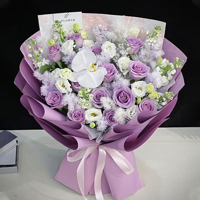 Love in flowers, 15 purple roses, 1 butterfly orchid - Send friendship flowers to China