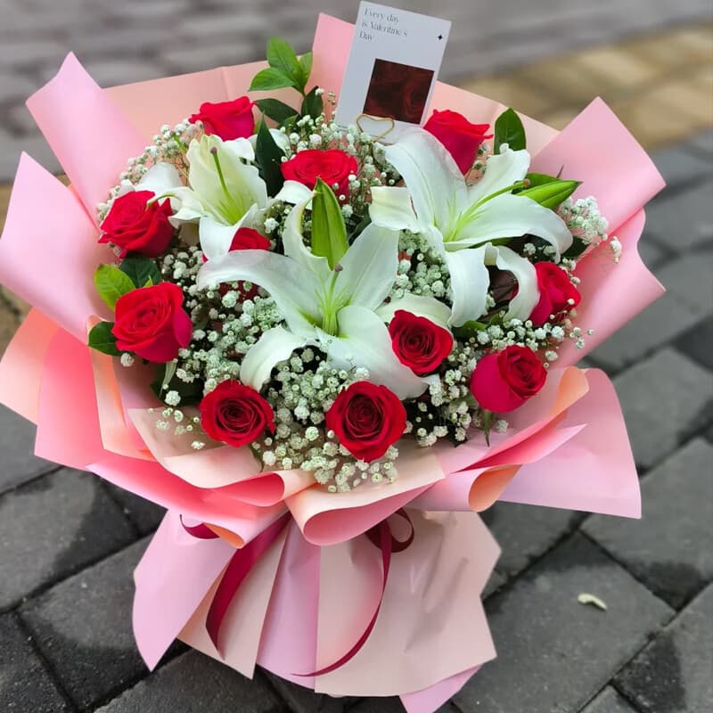First snow and heartthrob, 11 red roses, 5 white lilies - Send lilies to China