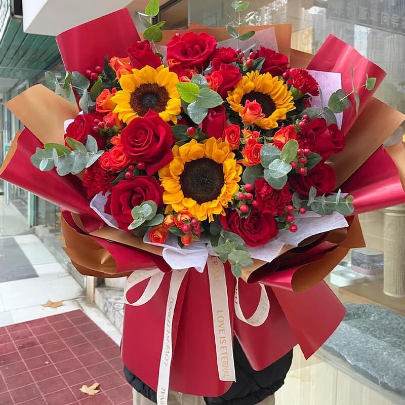 Time never ages, 11 red roses, 6 carnations, 3 sunflowers - Send carnations to China