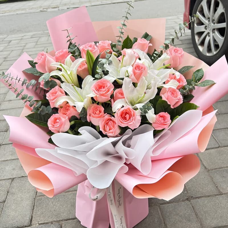 21 pink roses and 6 lilies - Send love flowers to China