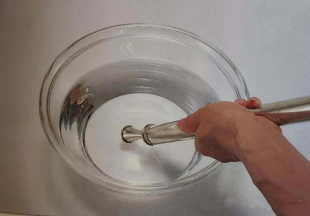 Use a professional waterer to rehydrate flower stems